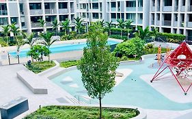 Olympic Park Oasis - New 3B2B Condo - Pool, Parking